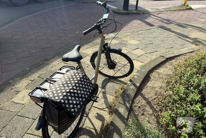 Fietser gewond bij botsing met vrachtwagen