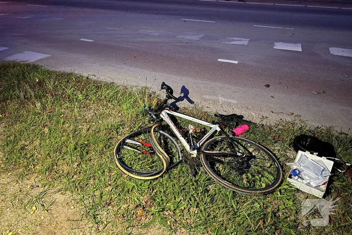 Wielrenner en brommerrijder botsten op fietspad