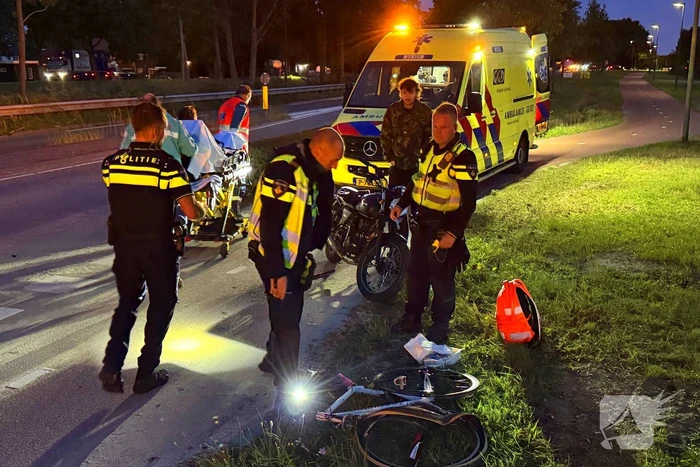 Wielrenner en brommerrijder botsten op fietspad