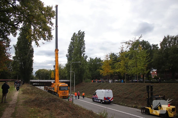 Loopbrug ingestort na aanrijding