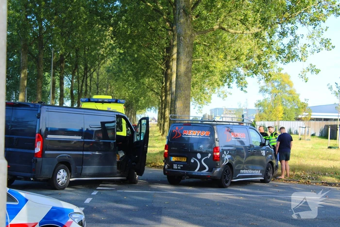 Gewonde bij botsing tussen twee bestelbussen