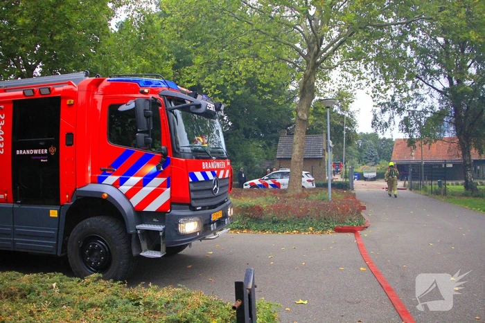 Tuinhuis in vlammen opgegaan