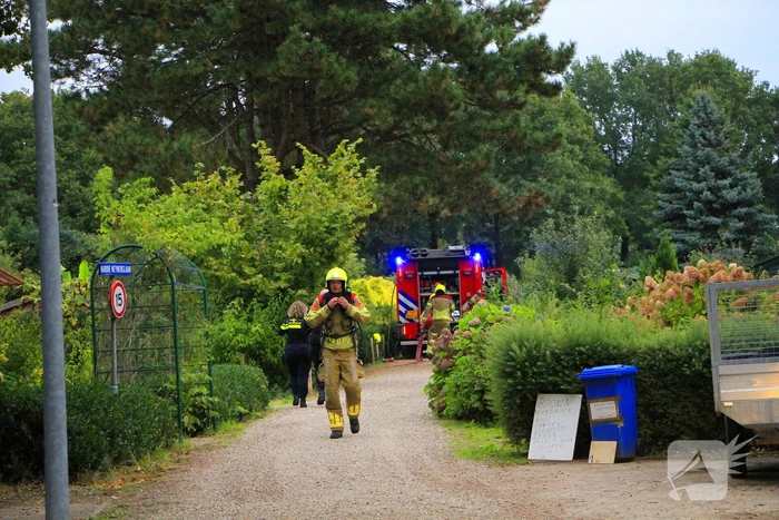 Tuinhuis in vlammen opgegaan