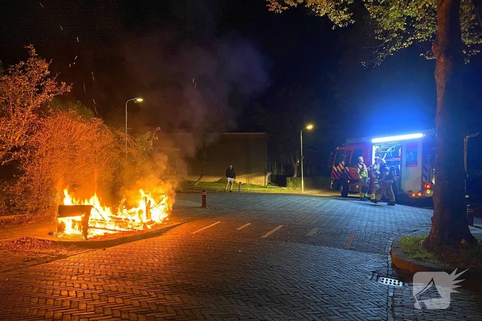 Buitenbrand door vermoedelijke brandstichting