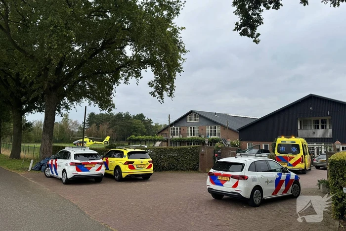 Vrouw zwaargewond na val van paard