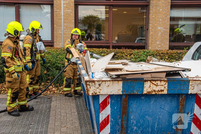 Brand in bouwcontainer geblust door brandweer