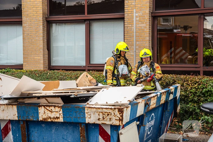 Brand in bouwcontainer geblust door brandweer