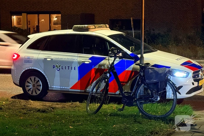 Auto rijdt fietser aan