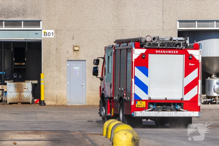 Rookontwikkeling van industriebrand in wijde omgeving te zien