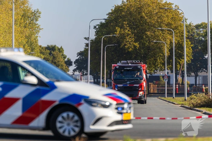 Rookontwikkeling van industriebrand in wijde omgeving te zien