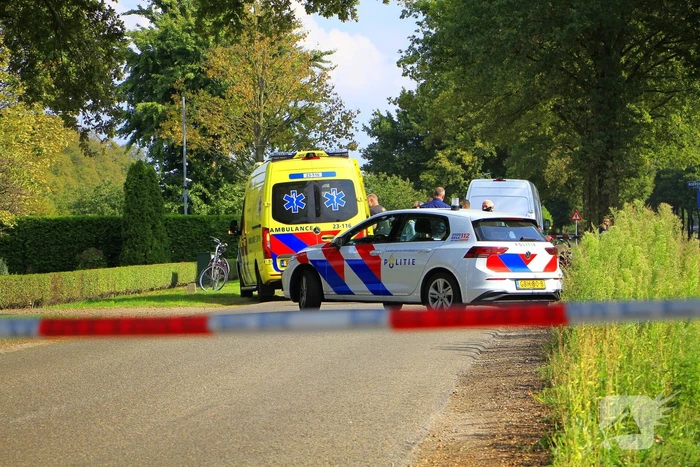 Scooter gewond bij aanrijding met busje