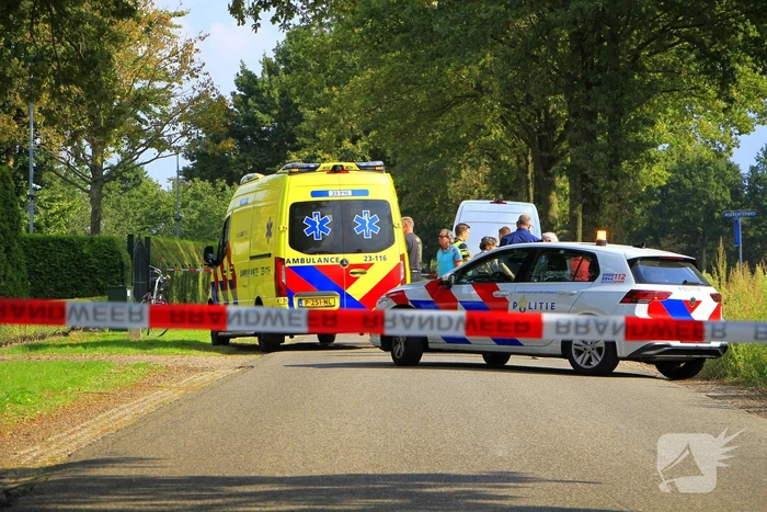 Scooter gewond bij aanrijding met busje