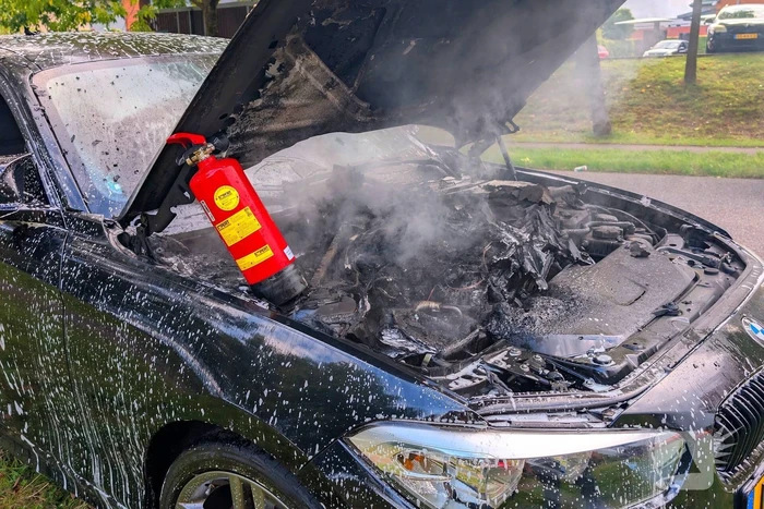 Brand in auto snel geblust door omstanders
