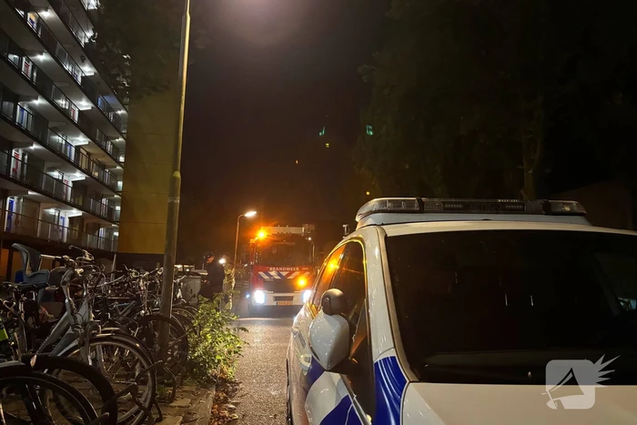 Sterke terpentine lucht in liftschachten te ruiken