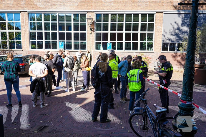 Explosieven team onderzoekt pakket