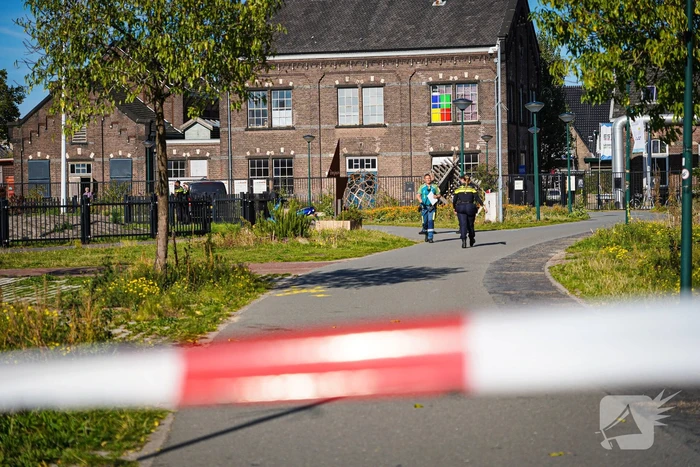 Explosieven team onderzoekt pakket