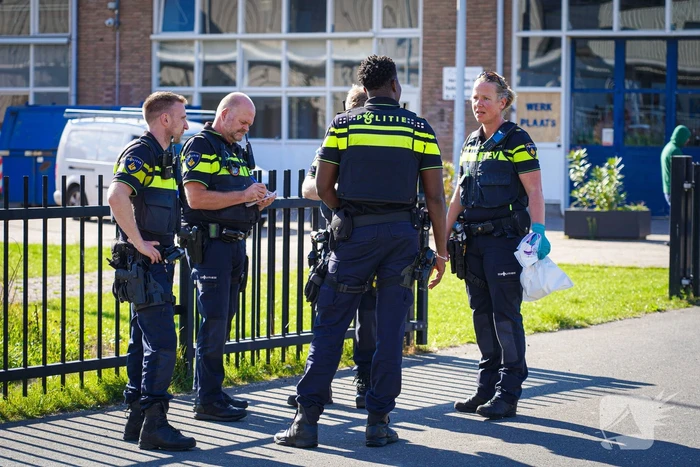 Explosieven team onderzoekt pakket