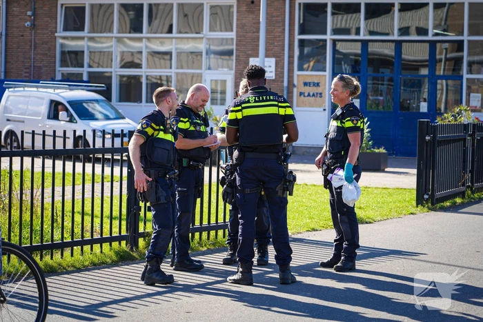 Explosieven team onderzoekt pakket