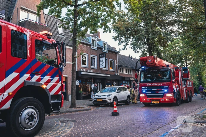 Straat afgesloten voor brandlucht