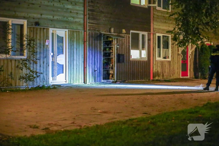 Explosie leidt tot woningbrand