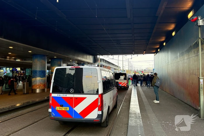 ME grijpt in bij Gaza demonstratie, tram en treinverkeer gestremd