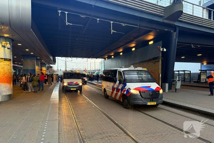 ME grijpt in bij Gaza demonstratie, tram en treinverkeer gestremd