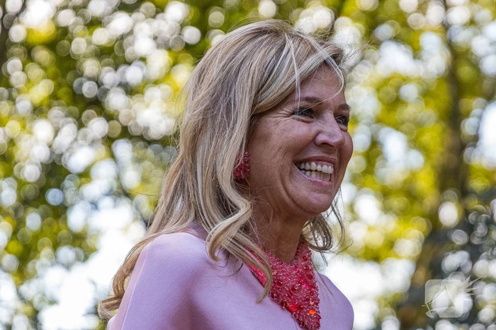 Koningin Maxima bezoekt jongeren centrum