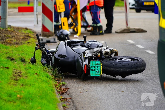 Motorrijdster gewond na val