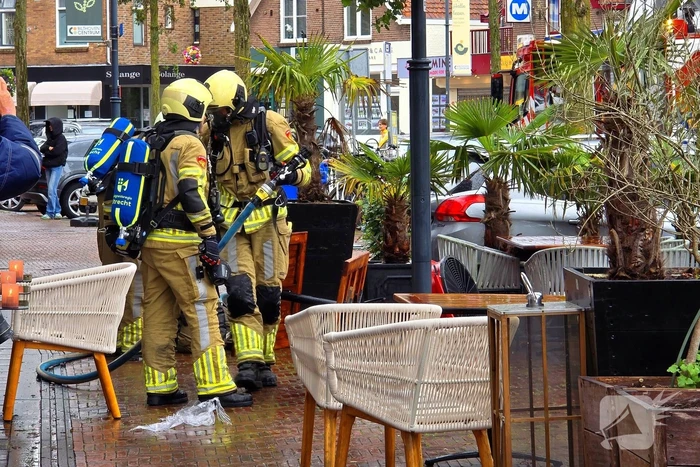 Brand op terras van restaurant geblust