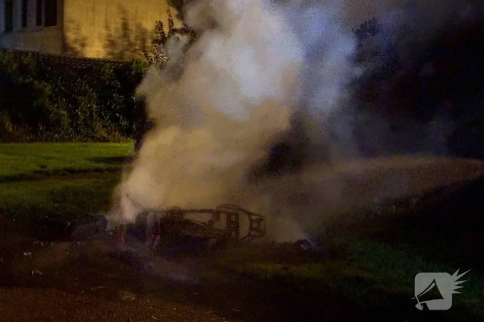 Scooterbrand in de nacht