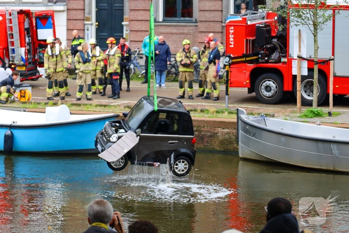 Auto te water in centrum
