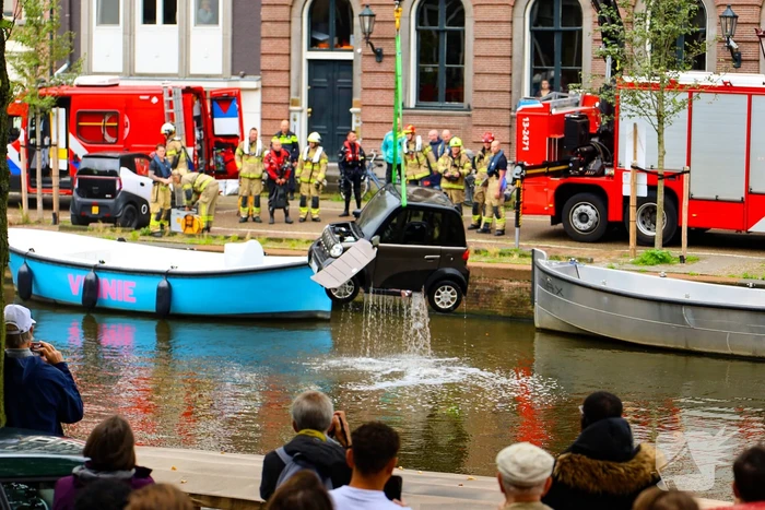 Auto te water in centrum