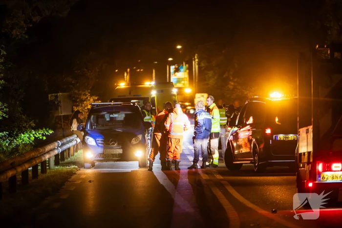 Vrouw ernstig gewond bij aanrijding met auto