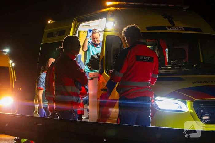 Vrouw ernstig gewond bij aanrijding met auto
