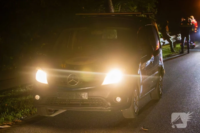 Vrouw ernstig gewond bij aanrijding met auto