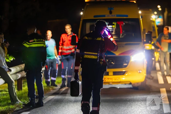Vrouw ernstig gewond bij aanrijding met auto