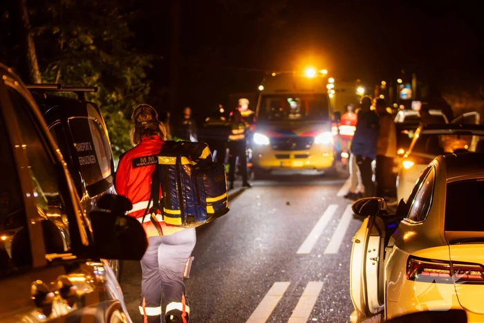 Vrouw ernstig gewond bij aanrijding met auto