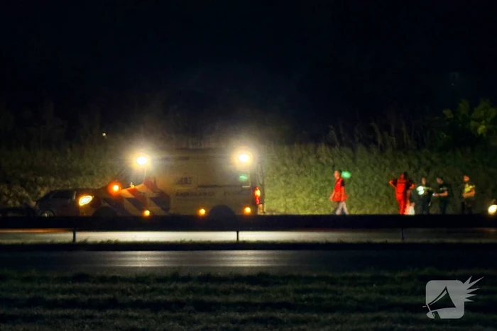 Auto draait rond op snelweg