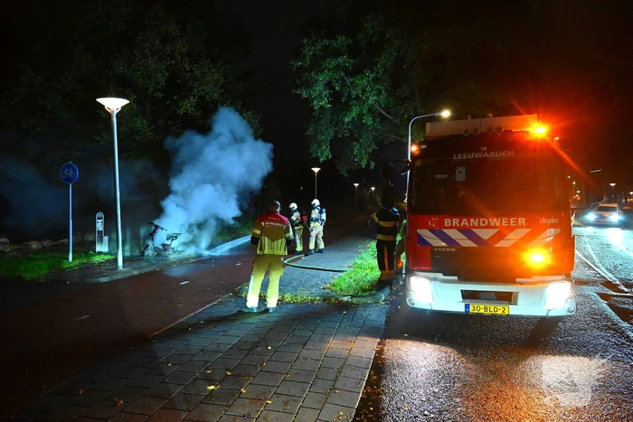 Scooter in vlammen bij sportpark