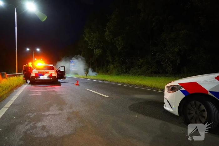 Politie blust brand met behulp van brandweer