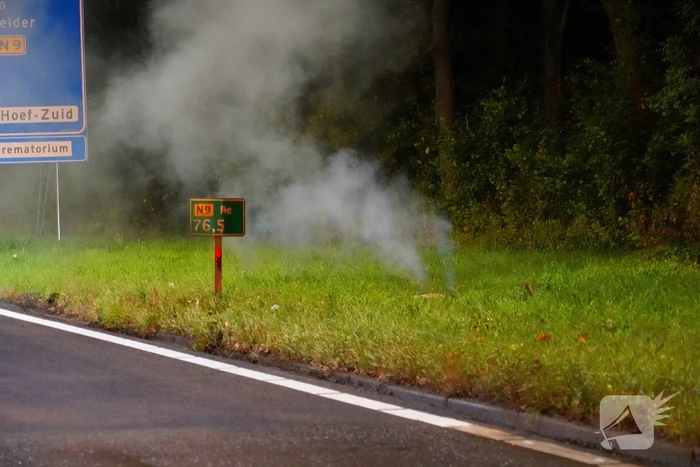 Politie blust brand met behulp van brandweer