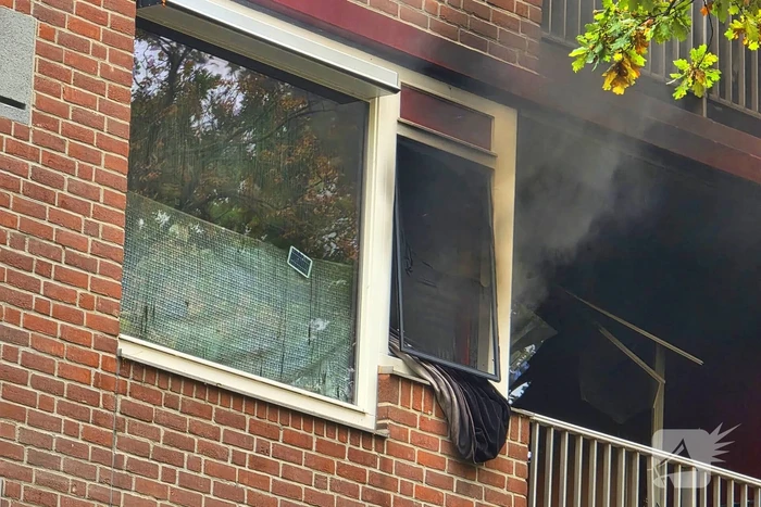 Woningbrand leidt tot grote inzet