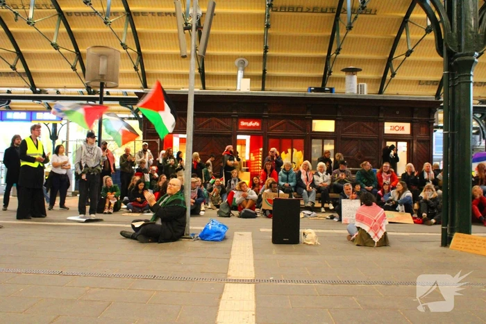 Pro-Palestijnse sit-in demonstratie op station