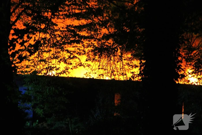 Grote inzet bij uitslaande woningbrand