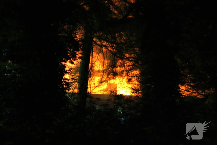 Grote inzet bij uitslaande woningbrand