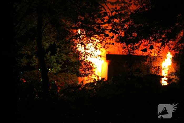 Grote inzet bij uitslaande woningbrand