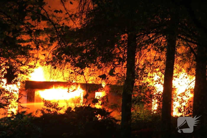 Grote inzet bij uitslaande woningbrand