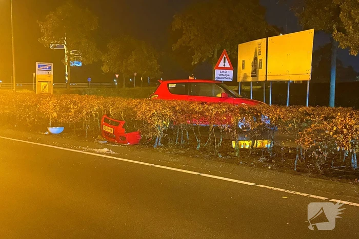 Ongeval met auto en lantaarnpaal door te hard rijden