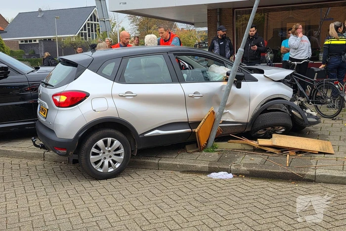 Auto's botsen met flinke schade