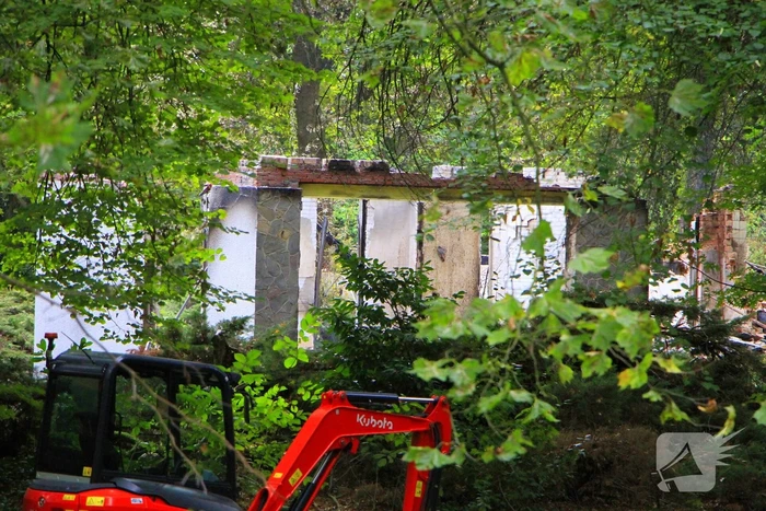 woning volledig verwoest na grote brand